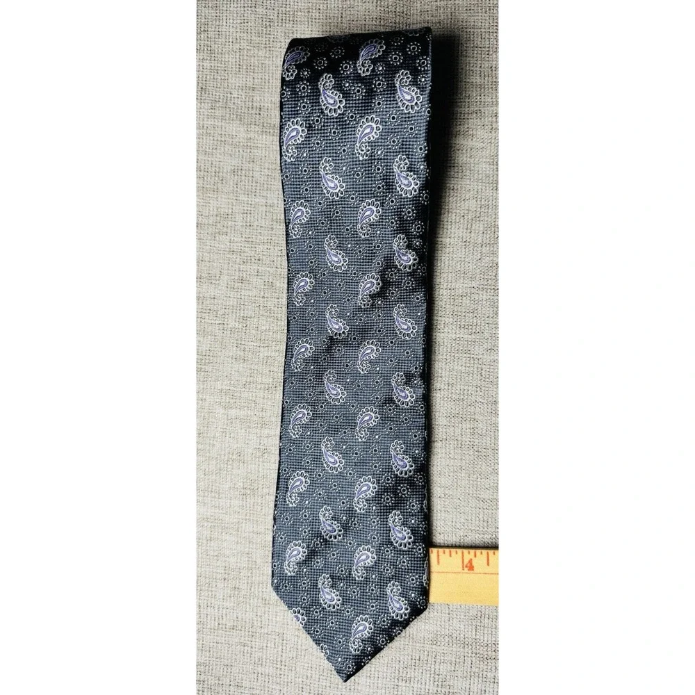 Brooks Brothers Neck Tie 346 Paisley Gray 100%‎ Silk Made In USA
